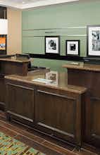 Hotel Hampton Inn & Suites Exeter photo 5