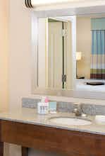 Hotel Hampton Inn & Suites Exeter photo 4