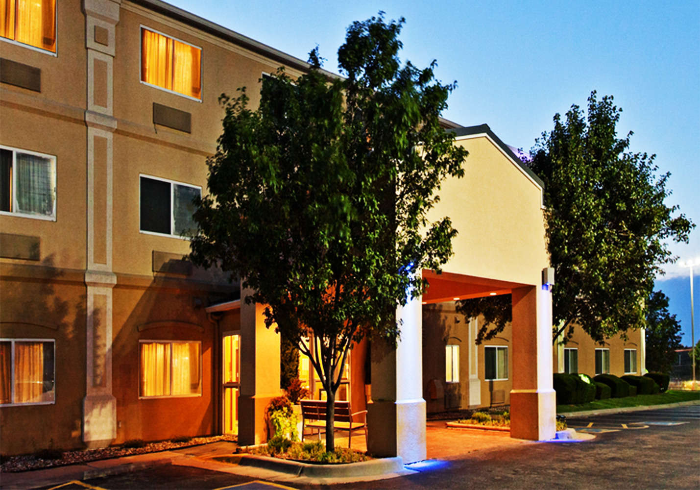 Country Inn & Suites Wichita Northeast