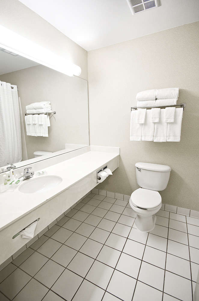 Hotel Country Inn & Suites Wichita Northeast photo 5