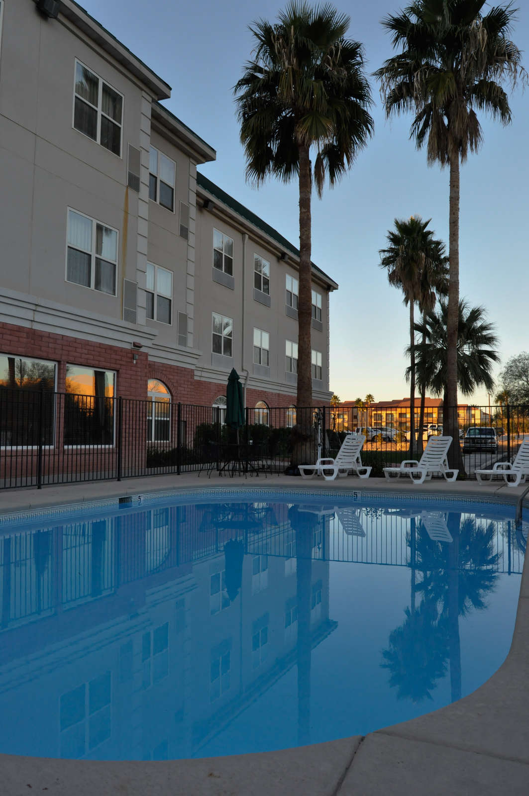 Hotel Country Inn & Suites Airport photo 1