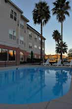 Hotel Country Inn & Suites Airport photo 1