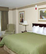 Hotel Country Inn & Suites DIA photo 3