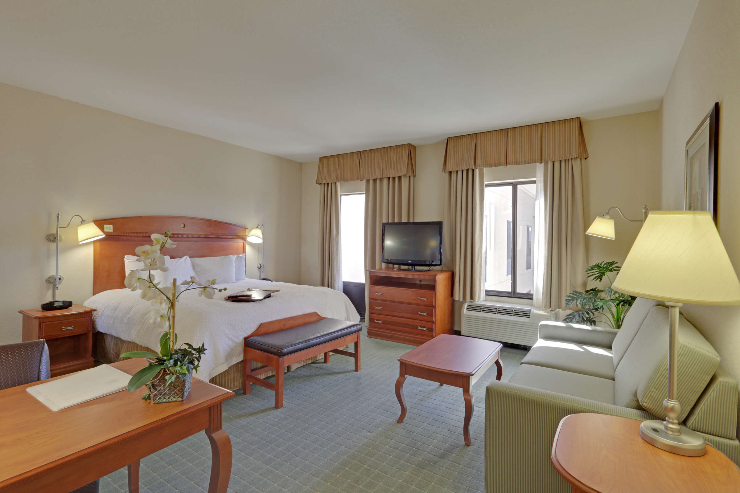 Hotel Hampton Inn & Suites Sherman Oaks photo 4