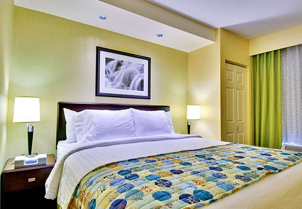 Hotel Springhill Suites Corona Riverside photo 3