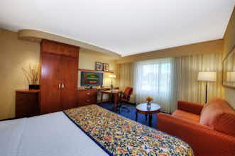 Hotel Courtyard Manchester Airport photo 2