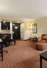 Hotel Wingate State Arena photo 5