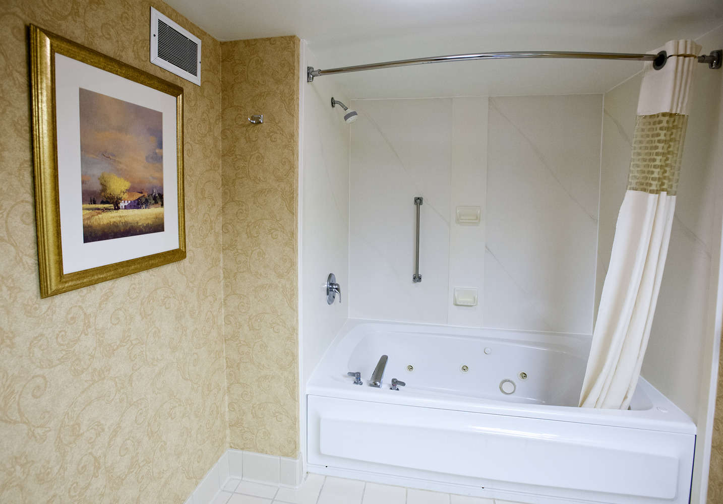 Hotel Hampton Inn Bow photo 4