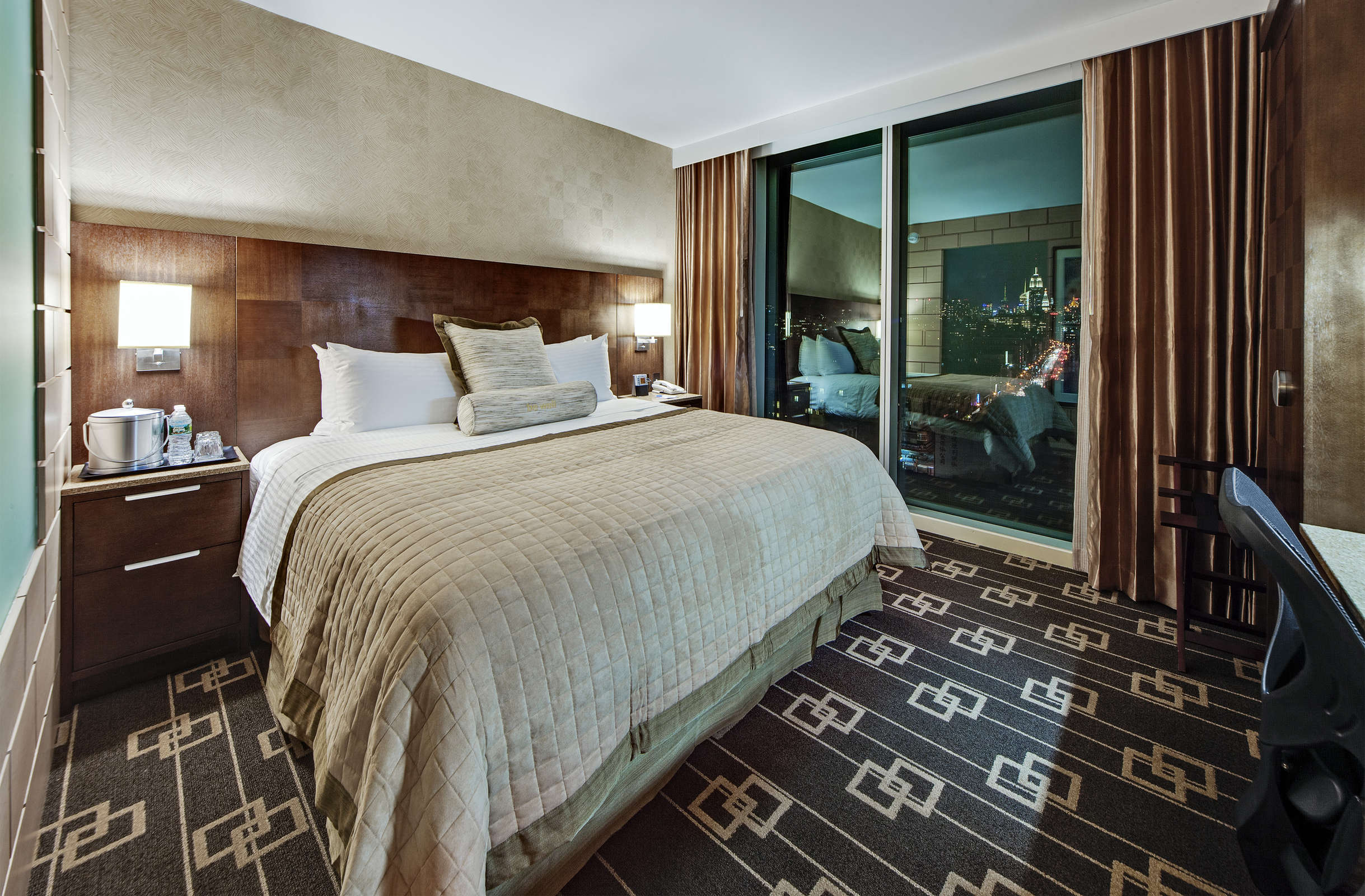 Hotel Wyndham Garden Chinatown photo 1