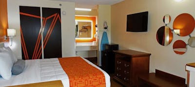 Howard Johnson by Wyndham Savannah GA