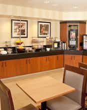 Hotel Fairfield Inn & Suites photo 2