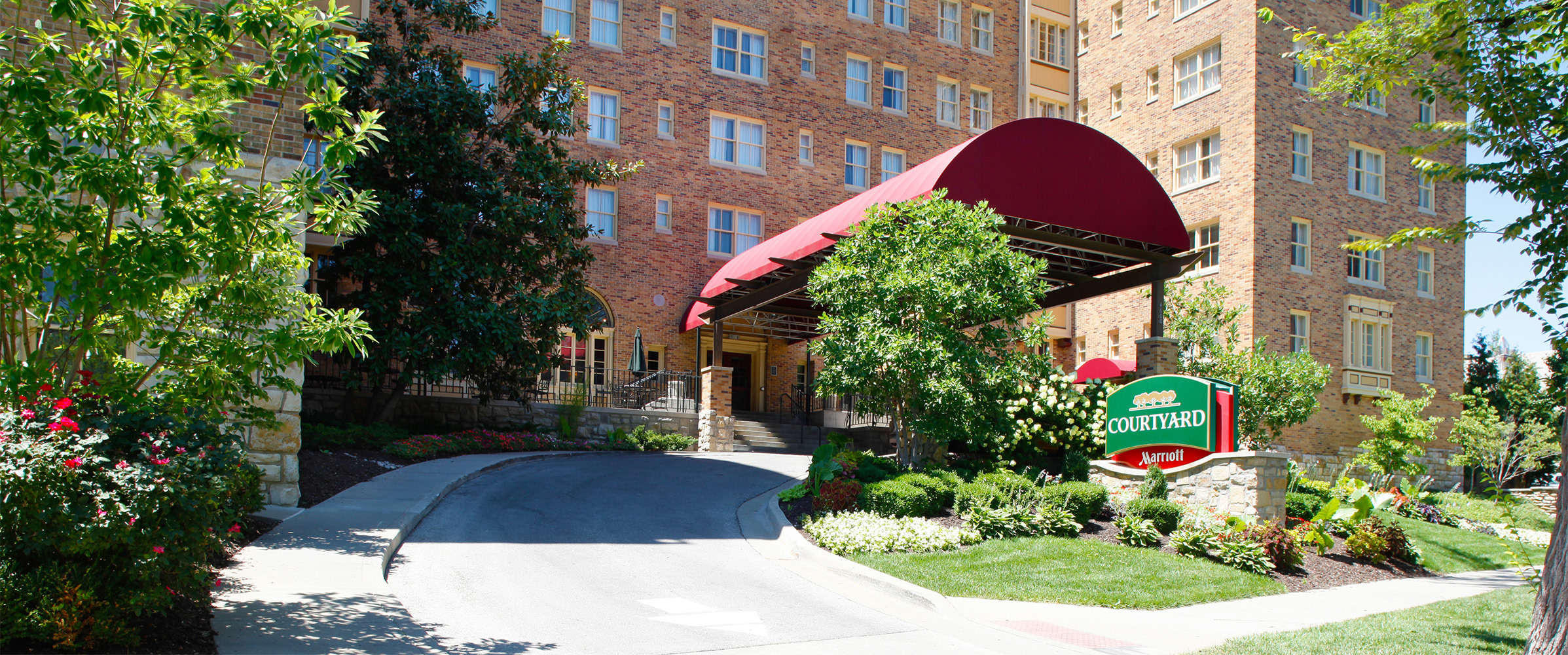 Courtyard Kansas City Country Club Plaza