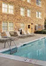 Hotel Courtyard Kansas City Country Club Plaza photo 2