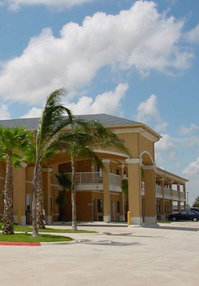 Hotel Texas Inn & Suites McAllen photo 3
