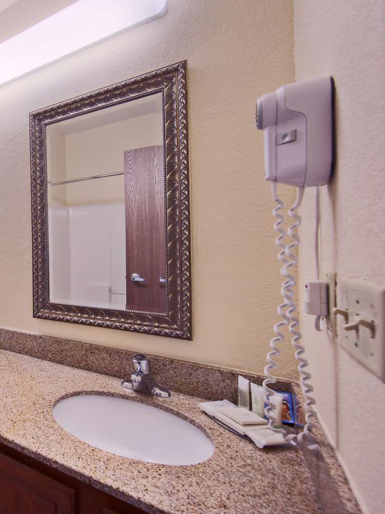Hotel Staybridge Suites San Angelo photo 2