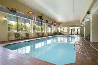 Hotel Embassy Suites Greensboro Airport photo 1