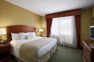 Hotel Embassy Suites Greensboro Airport photo 2