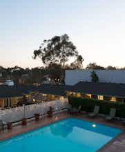 Hotel Coast Village Inn photo 1