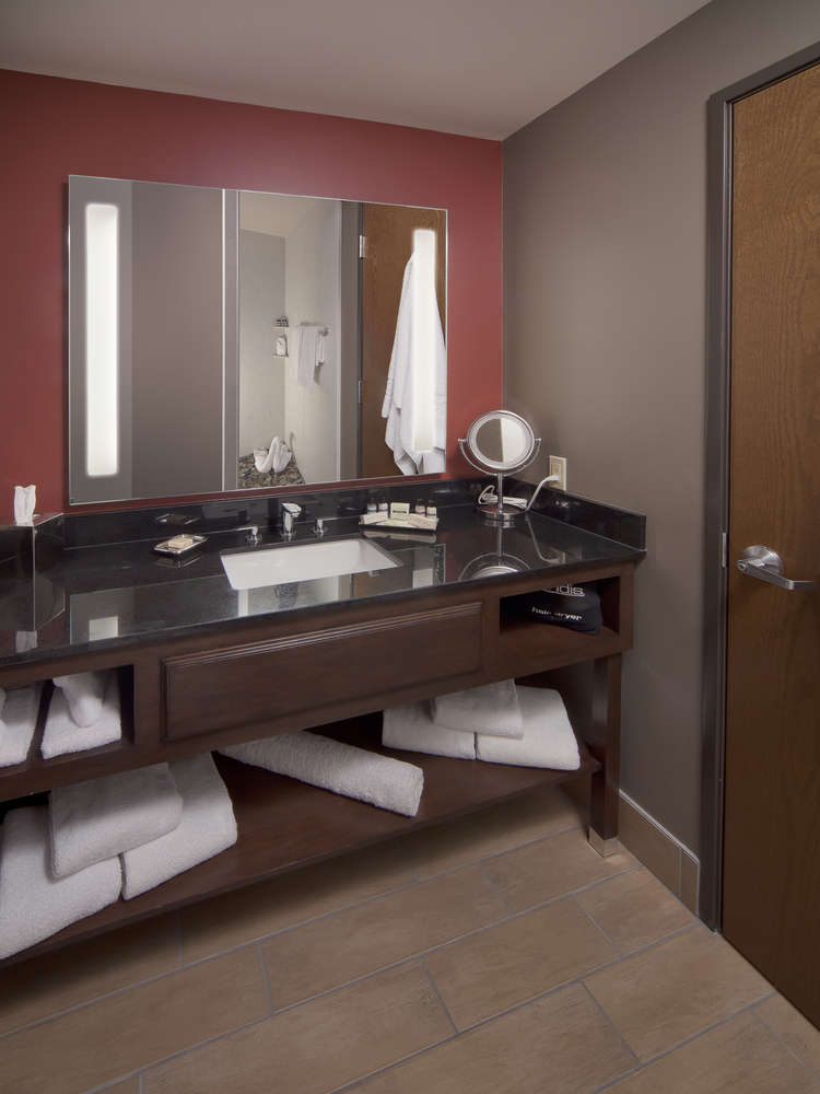 Hotel Best Western Premier Ivy Inn & Suites photo 4