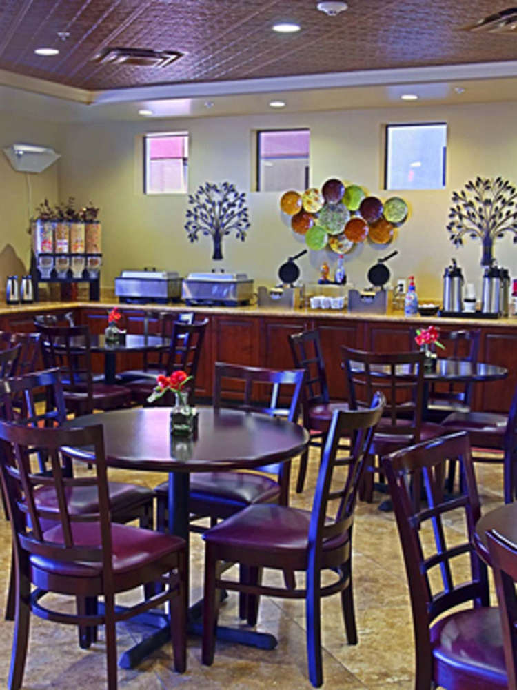 Hotel Best Western Legacy Inn & Suites photo 4