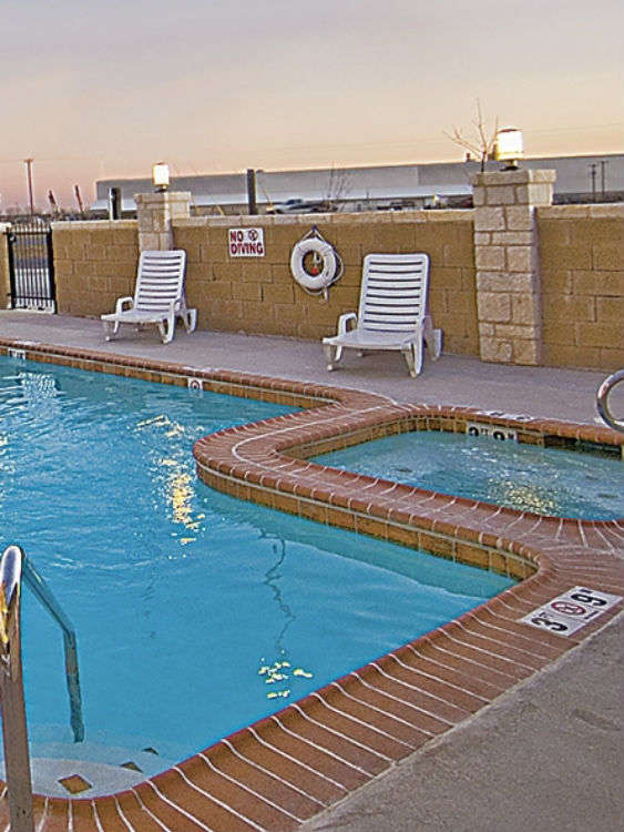 Hotel Best Western Plus San Antonio East Inn & Suites photo 4