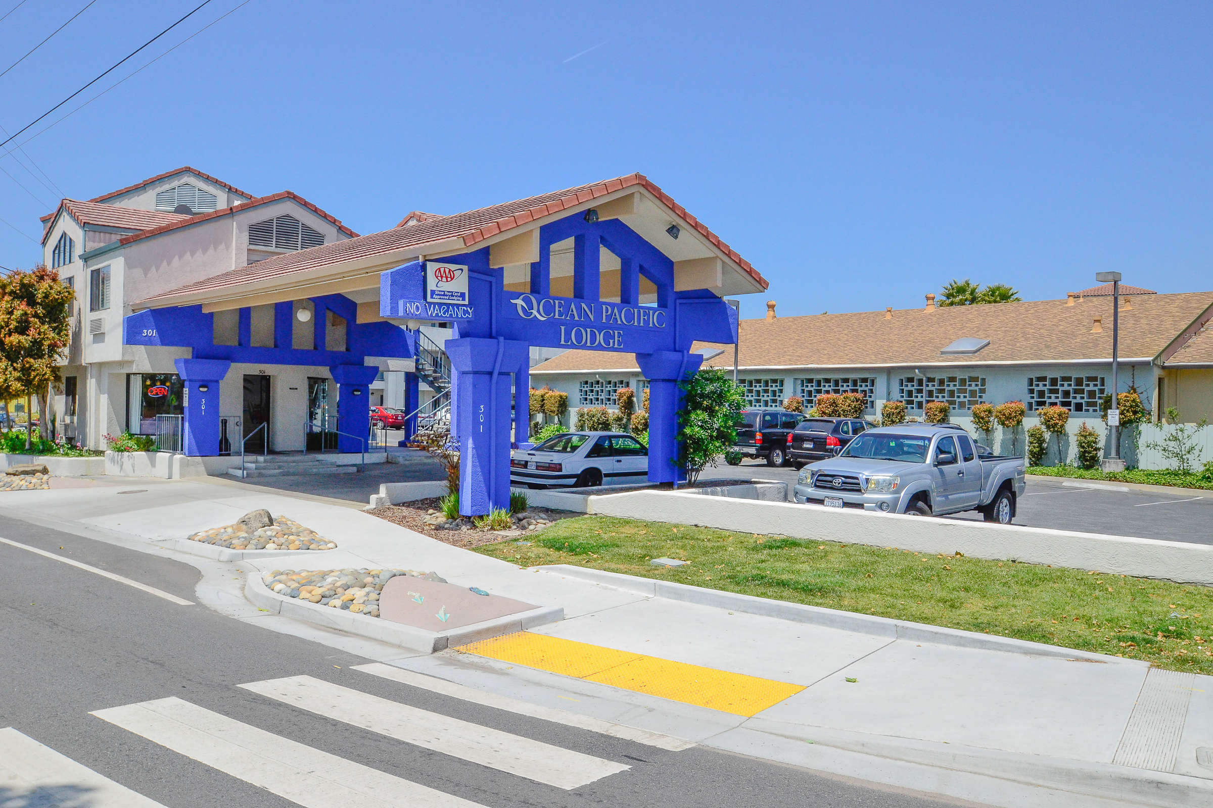 The Ocean Pacific Lodge