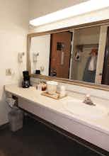Hotel Baymont Inn and Suites Green Bay photo 4