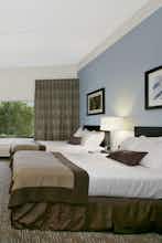 Hotel Wingate by Wyndham Green Bay Airport photo 2