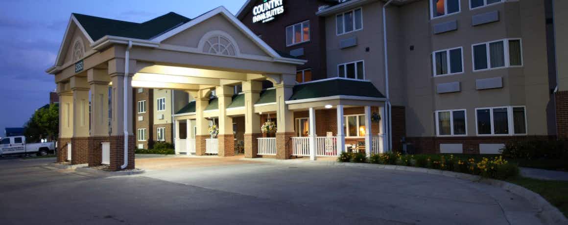 Country Inn & Suites Lincoln North