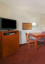 Hotel Days Inn and Suites photo 3