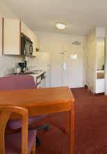 Hotel Days Inn and Suites photo 2