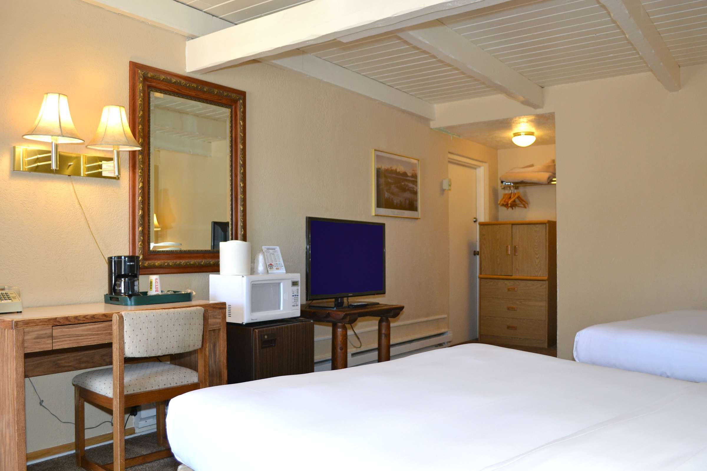 Hotel Elk Refuge Inn photo 4