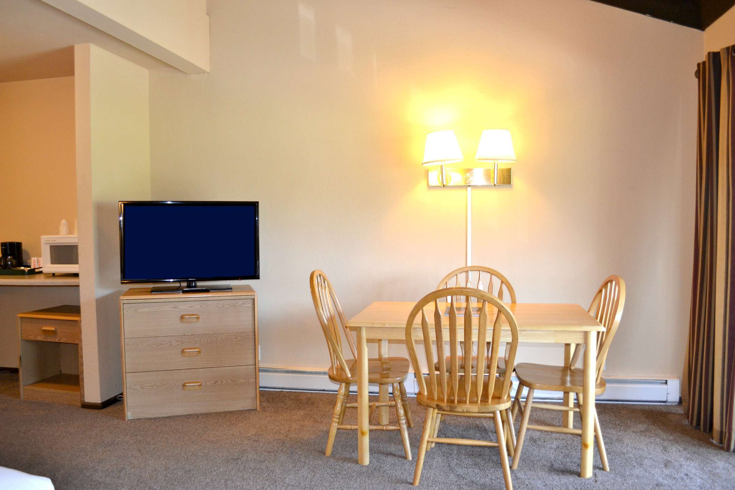 Hotel Elk Refuge Inn photo 5