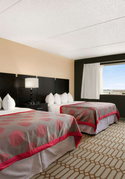 Hotel Ramada Plaza Suites & Conference Center Fargo photo 4