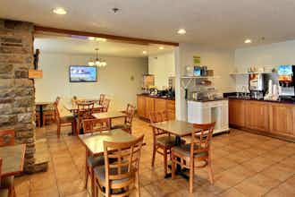 Hotel Boarders Inn & Suites Traverse City photo 5