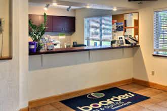 Hotel Boarders Inn & Suites Traverse City photo 3