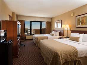Hotel Ramada Topeka Downtown Hotel & Convention Center photo 4