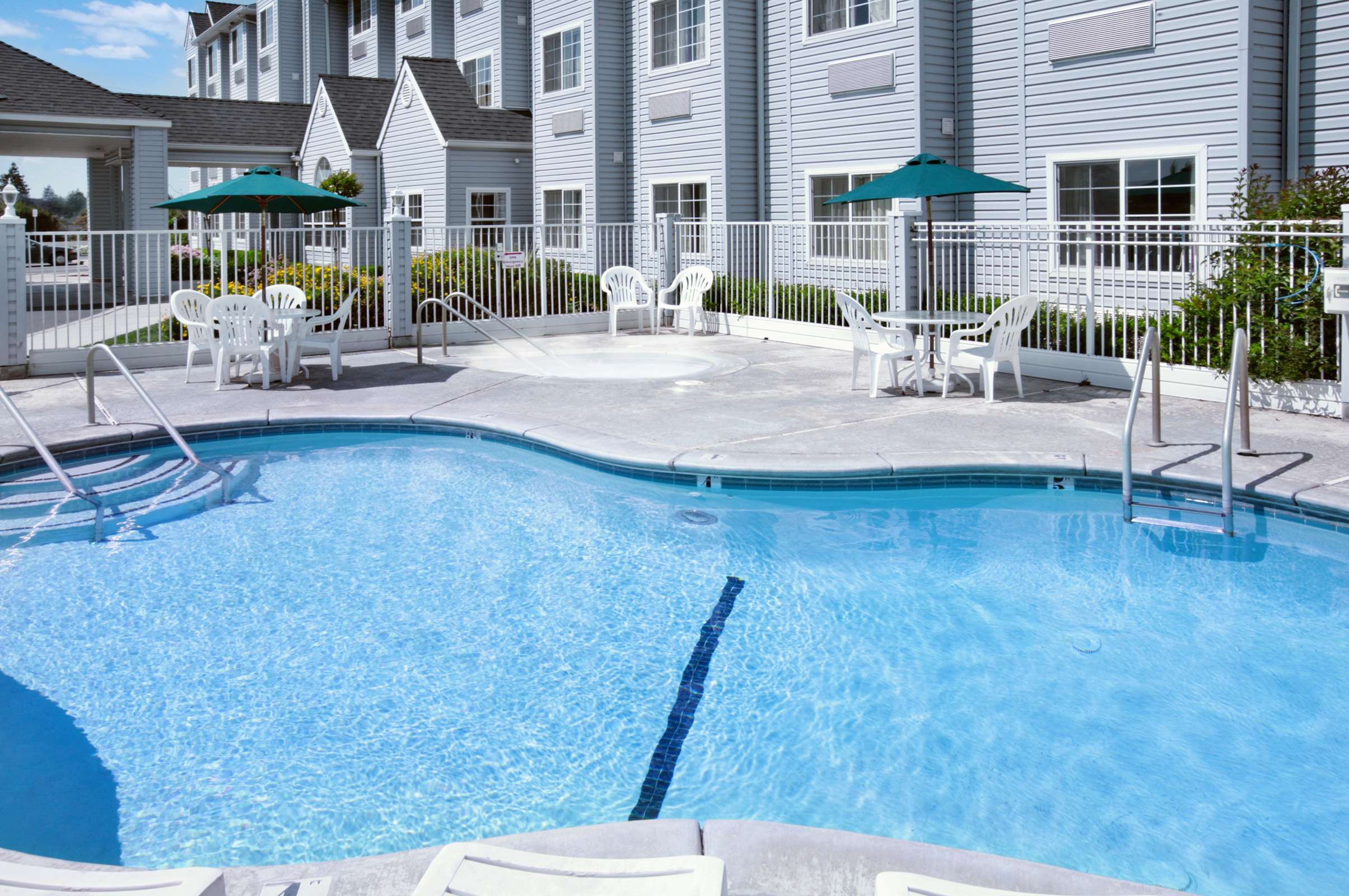 Hotel Microtel Inn & Suites Ceres photo 1