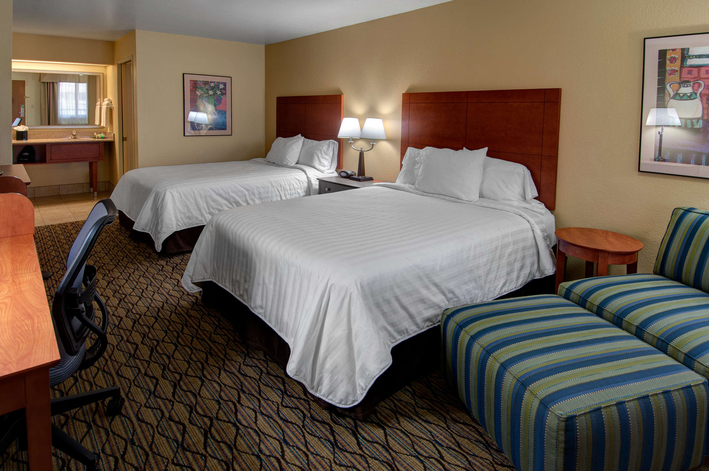 Hotel Days Inn and Suites photo 3