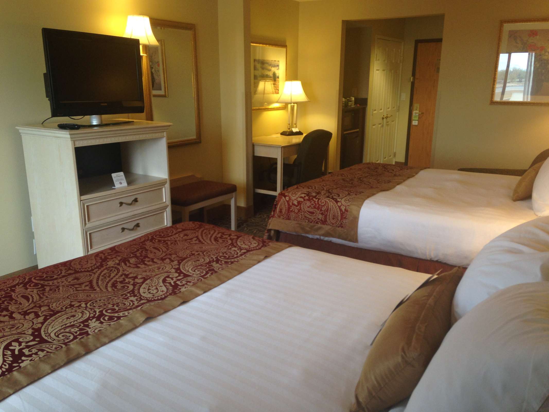 Hotel Wingate by Wyndham Kearney photo 4