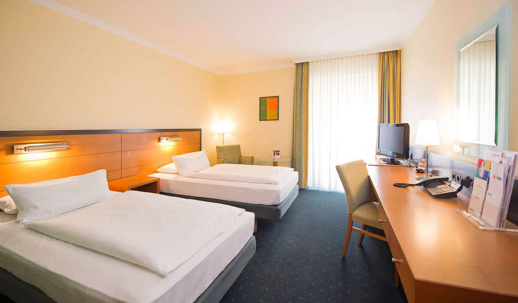 Hotel Park Inn Köln City West photo 1