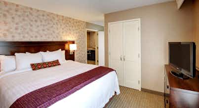 Hotel Courtyard Keene Downtown photo 1
