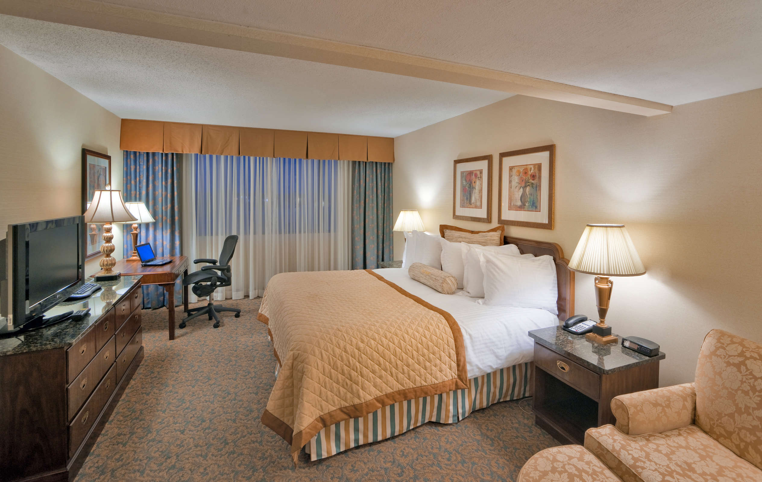 Hotel Wyndham Indianapolis West photo 2