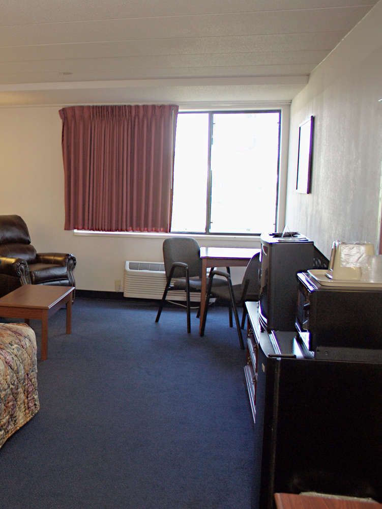 Hotel GuestHouse International Inn & Suites Rochester photo 2