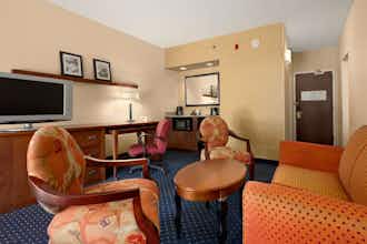 Hotel Baymont Inn & Suites Northwest photo 4