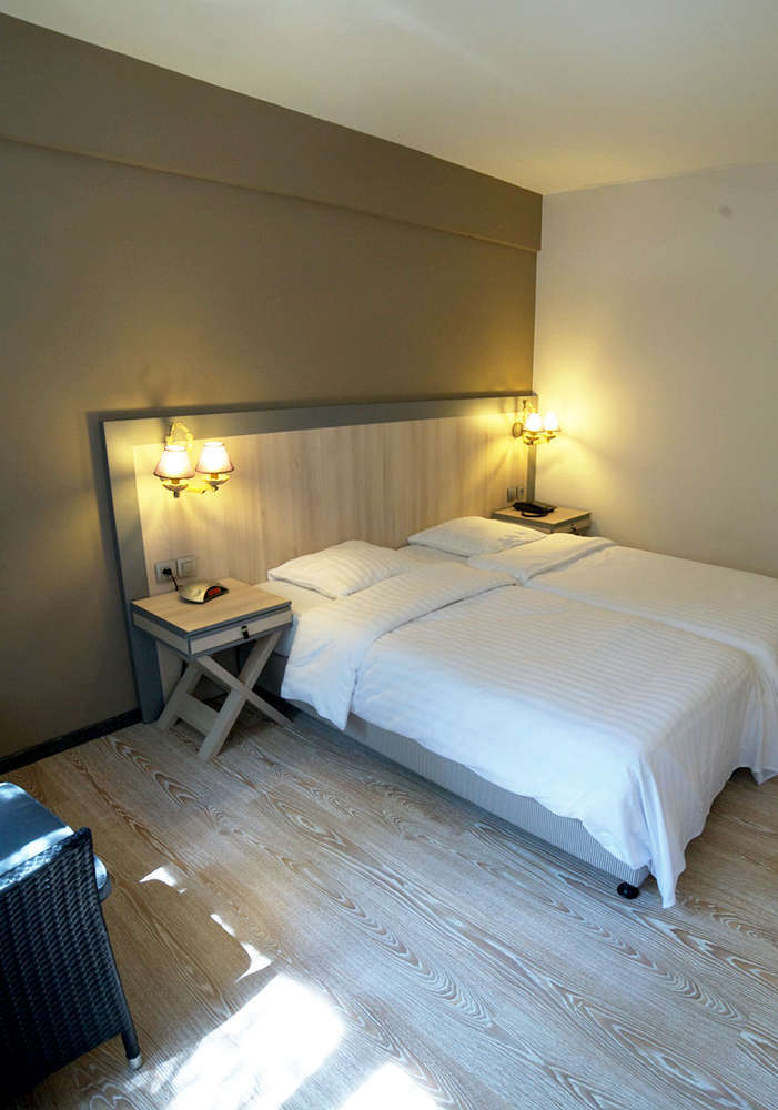 Hotel Floris Karos photo 4