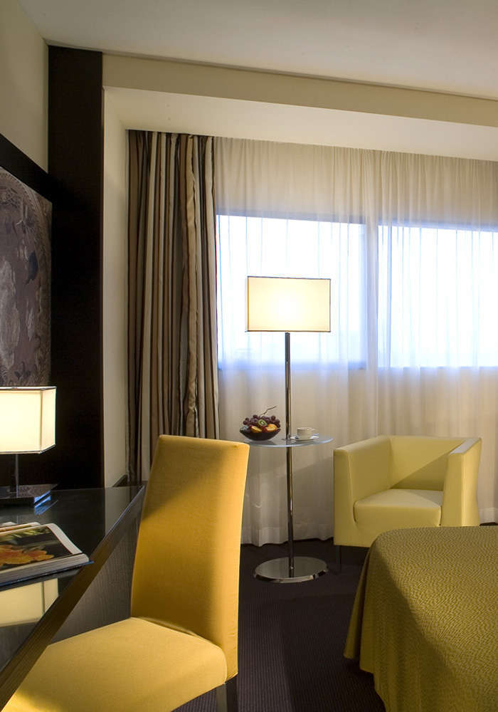 Hotel NH Mantegna photo 4