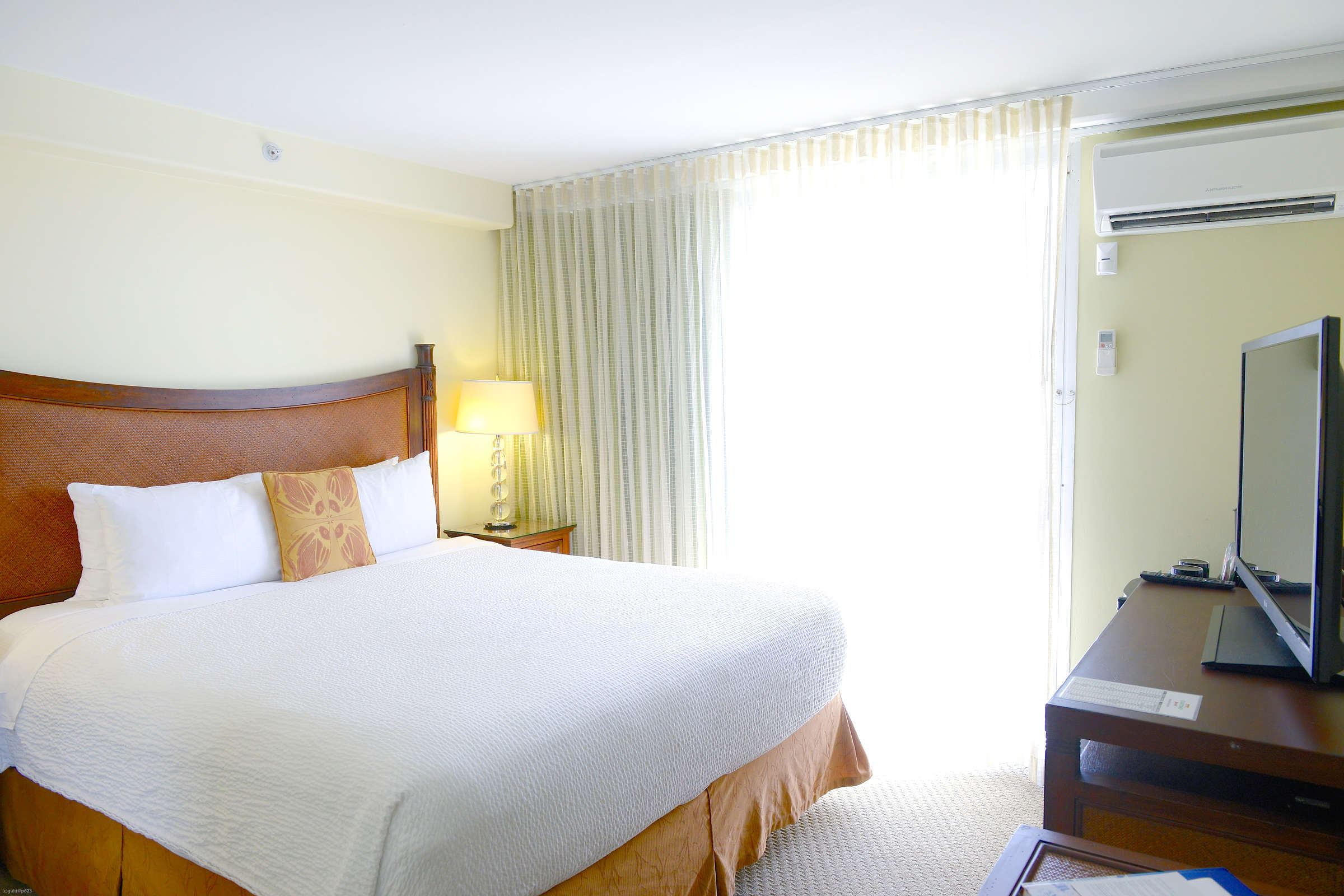 Hotel Courtyard Waikiki Beach photo 2