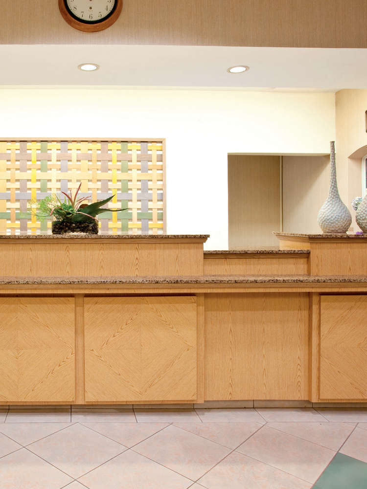 Hotel La Quinta Inn & Suites Colorado Springs South Airport photo 3