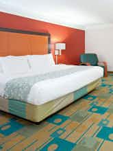 Hotel La Quinta Inn & Suites Colorado Springs South Airport photo 1